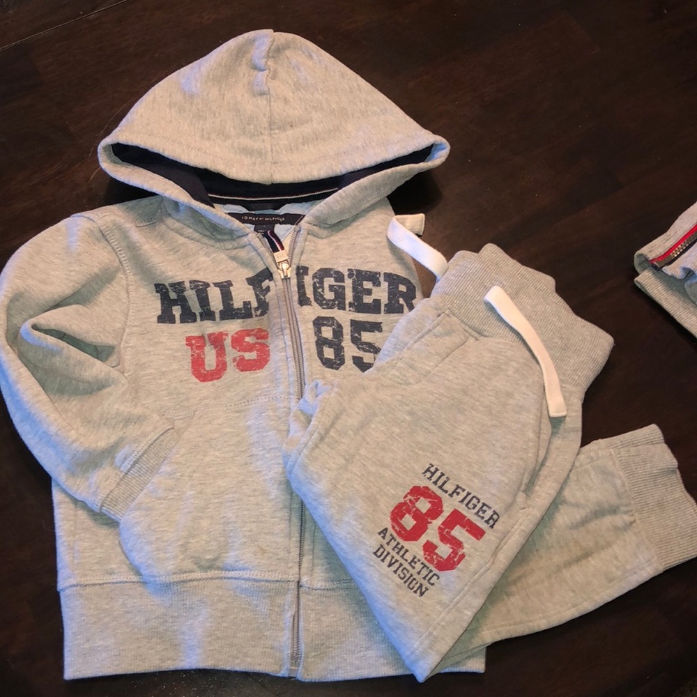 Tommy Hilfiger boys grey jogger size 4